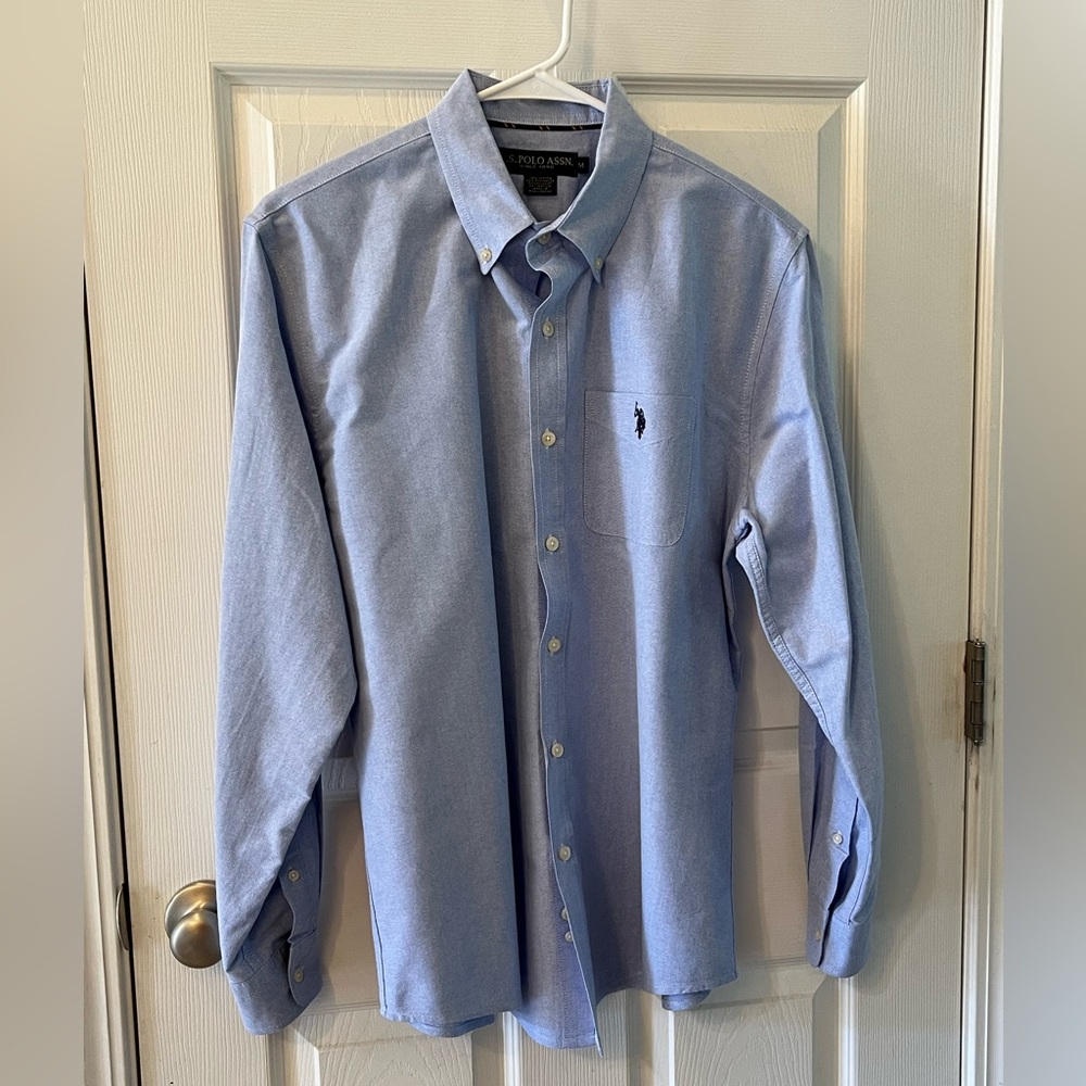 US POLO ASSN Men’s Medium Light Blue Button Down Top